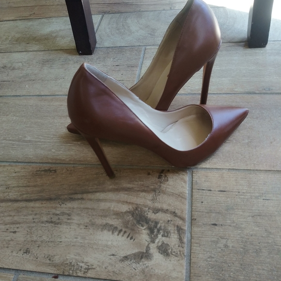 Shoes - Picture 4 of 7